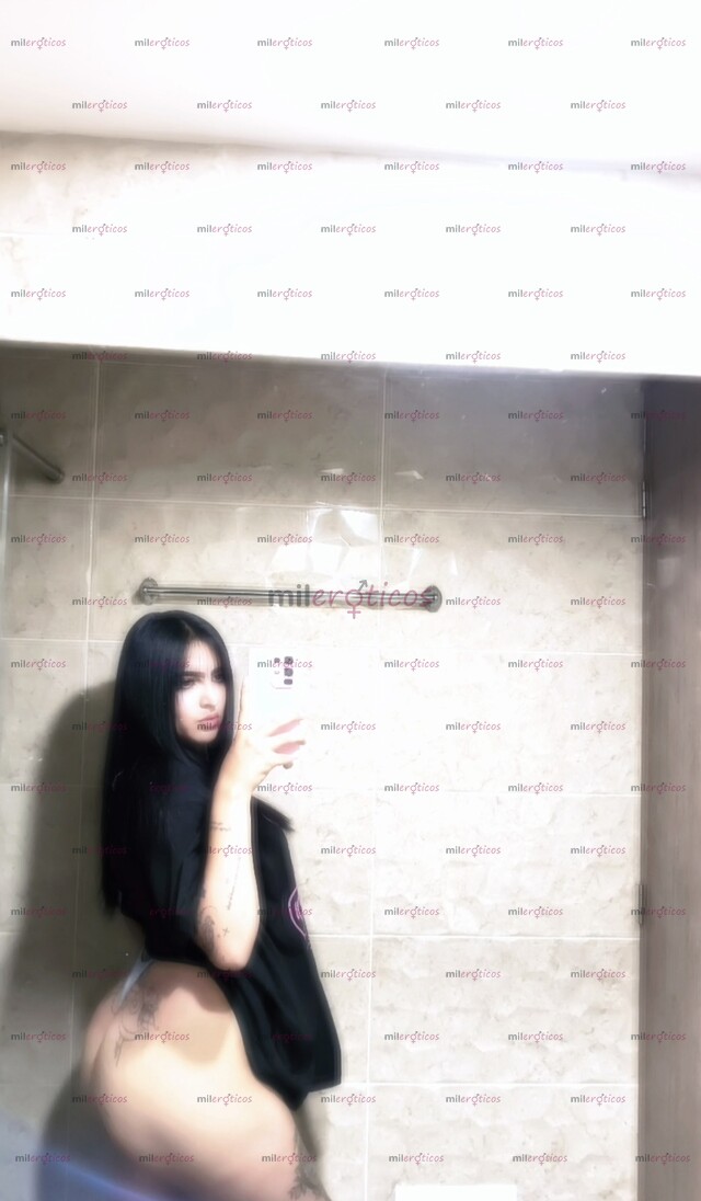 FOTOS DE EXCLUSIVO: PELINEGRA DE OJOS ESMERALDA CONTENIDO PREMIUM