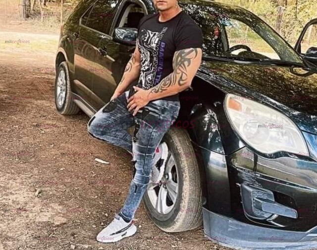 FOTOS DE GIGOLO PROFESIONAL CON 21 CM DE PLACER GRUESA Y LECHOSA