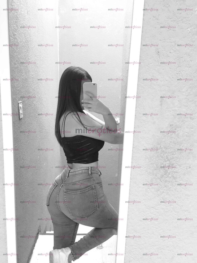 FOTOS DE MIA LISTA PARA DEVORARTE A PUROS SENTONES Y MAMADAS