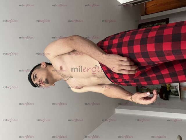 FOTOS DE SENSUAL JOVENCITO CON HERMOSO ROSTRO Y CUERPO ARDIENTE, COMPLACIENTE Y PÍCARO