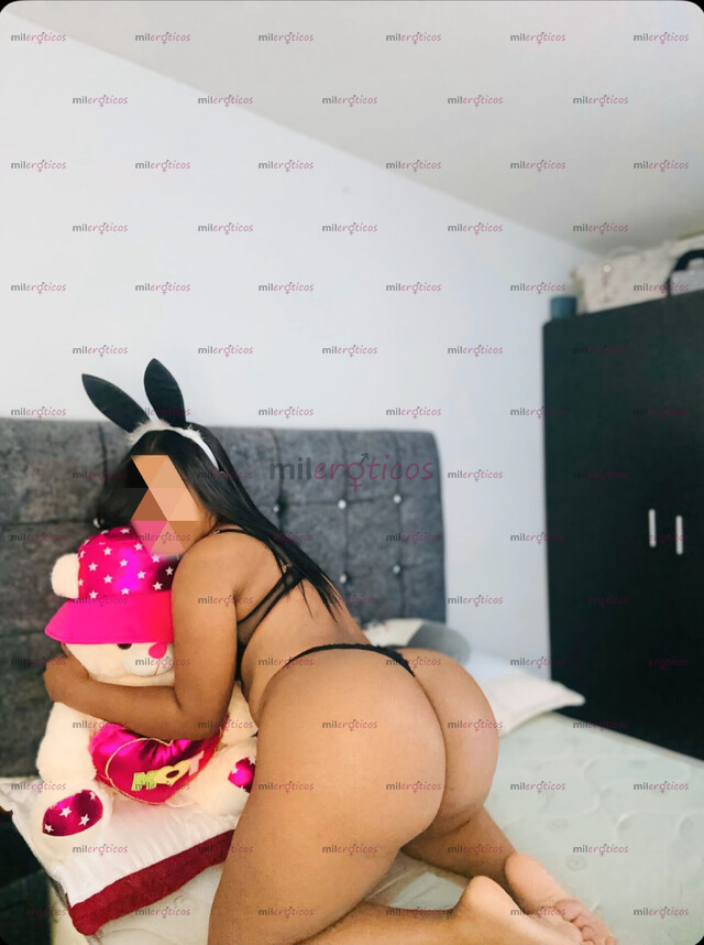 FOTOS DE MORENA CON GRANDES NALGAS Y UN CUERPO DESEABLE