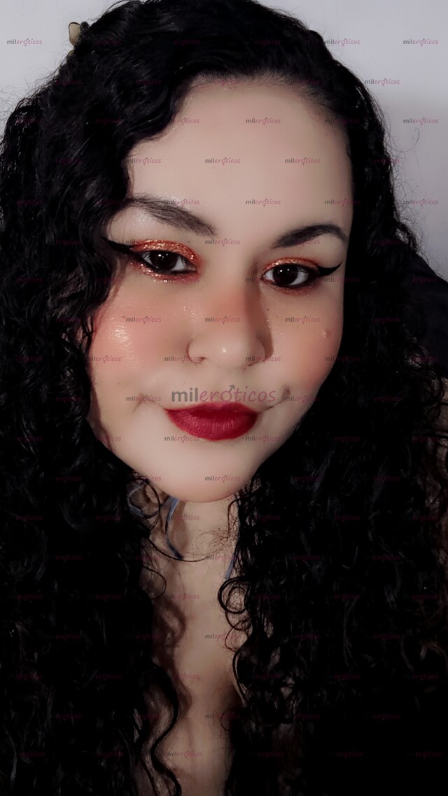 FOTOS DE HOLA SOY KATHY, MÁS CUERPO PARA QUERERTE, MÁS MANOS PARA COMPLACERTE