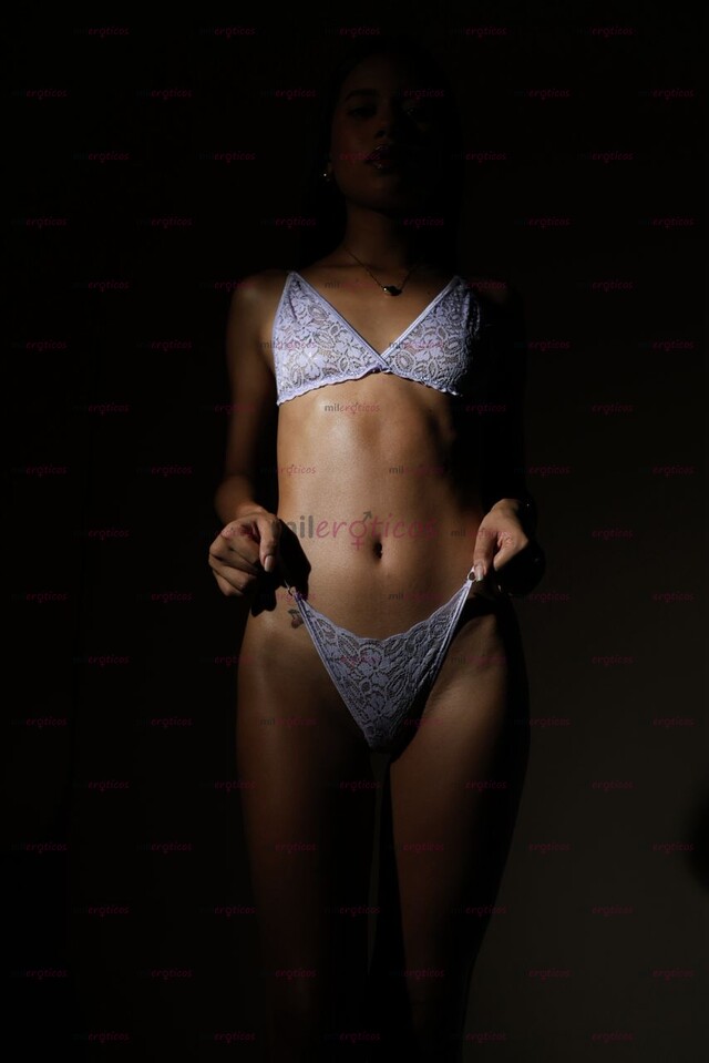 FOTOS DE HERMOSA ,SEXY, CHICA CON MUCHA CALENTURA PARA SATISFACER SUS DESEOS..