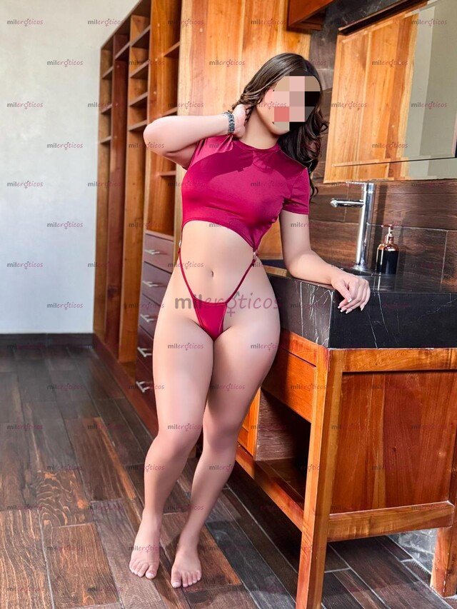 FOTOS DE LIZ PETTIT, NUEVA EN EL AMBIENTE. CUERPO NATURAL, GUAPA Y JOVEN. ACTIVA 24HORAS.