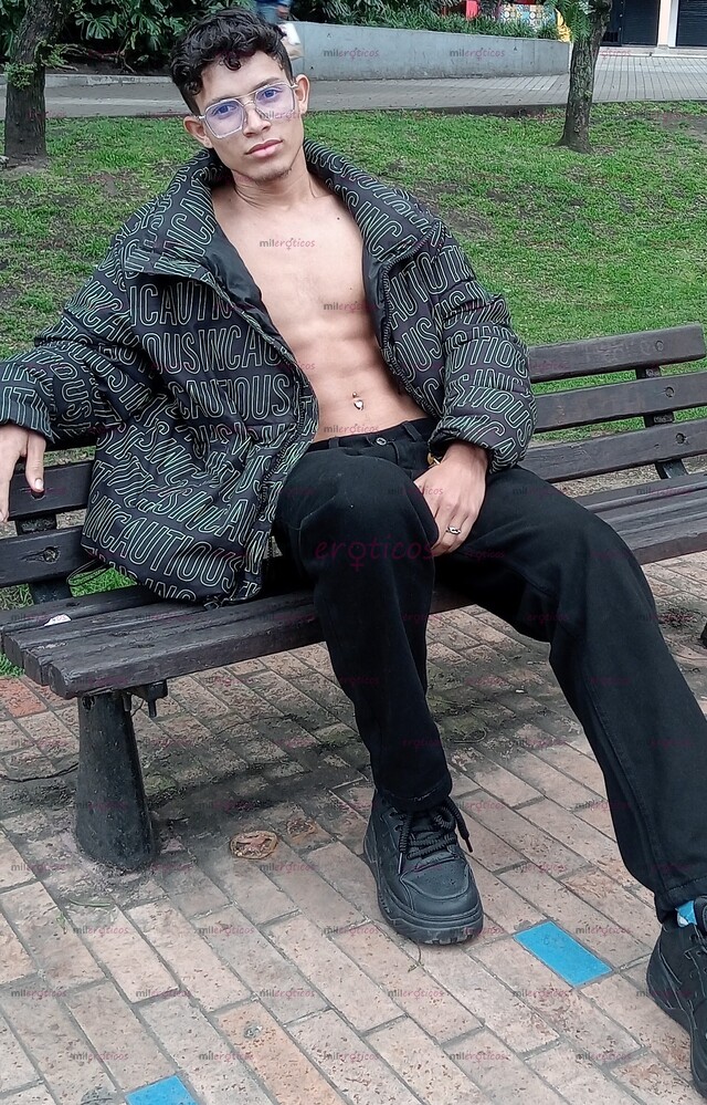 FOTOS DE JOVEN, APUESTO, TONIFICADO Y COMPLACIENTE