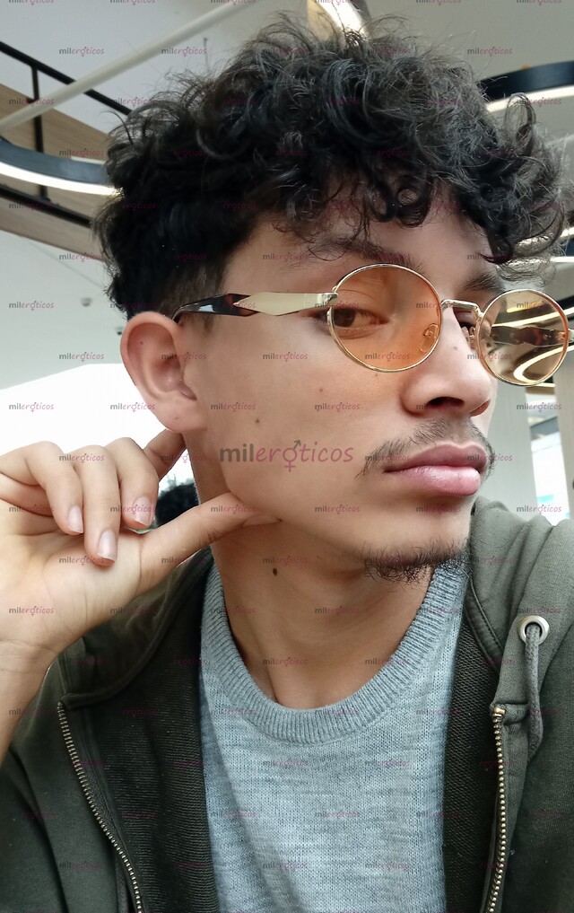 FOTOS DE JOVEN, APUESTO, TONIFICADO Y COMPLACIENTE