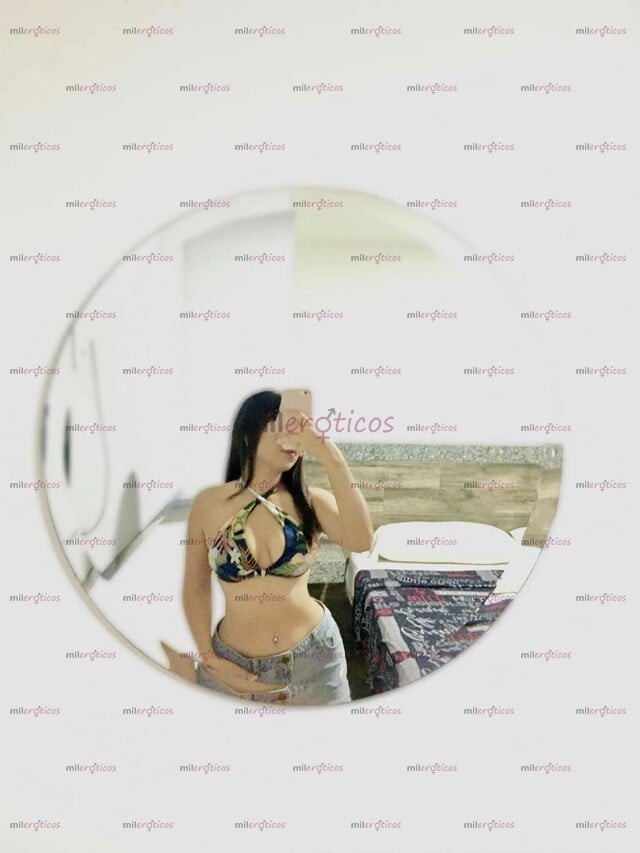 FOTOS DE PIERDETE ENTRE MIS PIERNAS DISFRUTA DE LO MOJADITA QUE ESTARÉ PARA TI