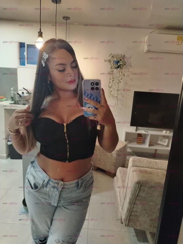 FOTOS DE MARTINA LINDA CARIBEÑA DE 25 AÑOS DISPUESTA A TODO EN LA CAMA