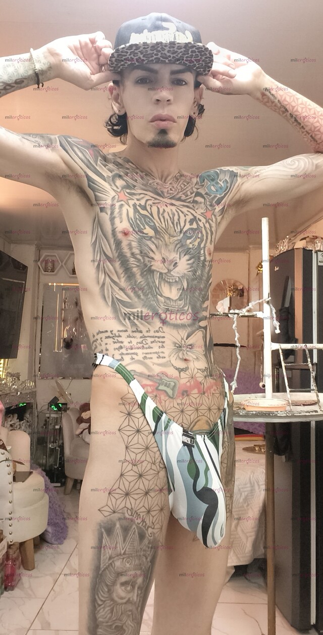 FOTOS DE FLACO VERGON ACTIVO TATUADO BLANCO MORBOSO