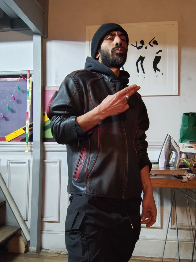 Pedro aca chico flaco vergon doy de re mamar besos y morbo sin penetracion compartamos un rato agradable simpatico participativo mistico y ceremonioso...