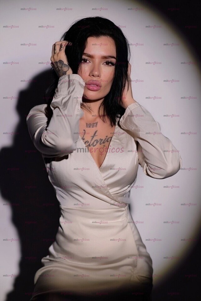 FOTOS DE ALESSIA SOY UNA MUJER DELGADA CON SENOS GRANDES TATUADA SEXY