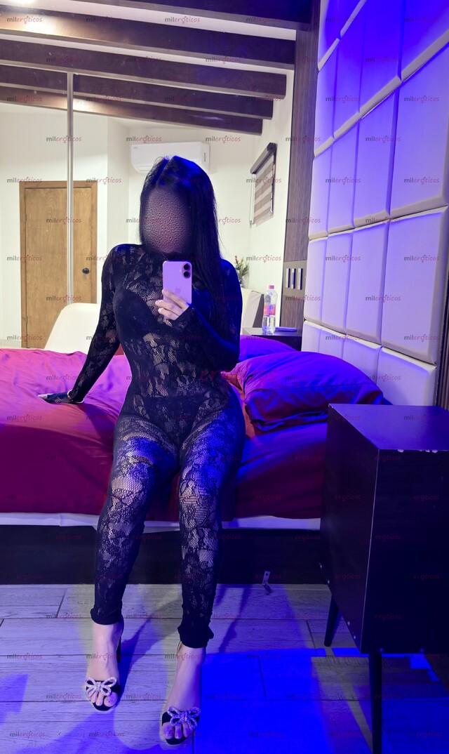 FOTOS DE DISFRUTA DE UNA PUTITA MILF DE SUPER LUJO ÚNICA Y EXCLUSIVA SOLO PARA SOLVENTES