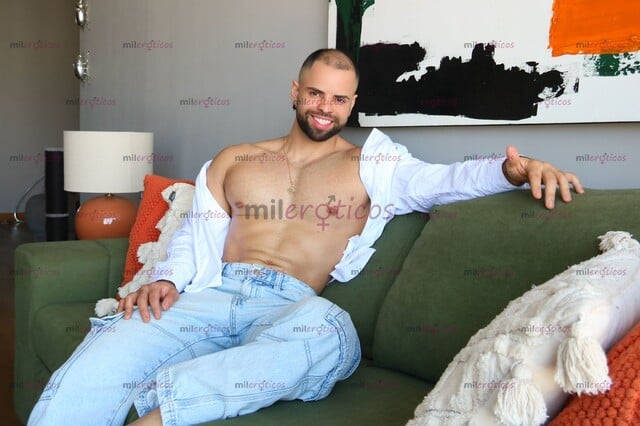 FOTOS DE CHARLIE GUAPO FIT COMPLACIENTE SIN PRISAS, SOLO PARA TI