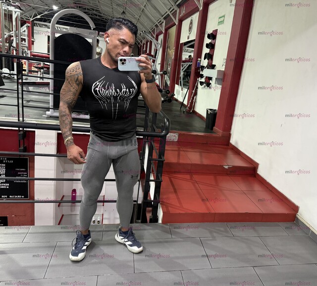 FOTOS DE ACTIVO TATUADO NALGONSOTE SOLO GENTE SERIA Y SOLVENTE