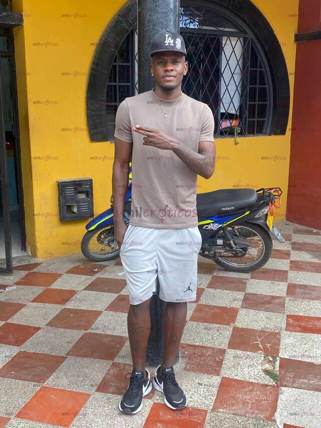 FOTOS DE NEGRO VERGÓN 24CM ACTIVO SIEMPRE LECHERO Y DOMINANTE Y MIDO 1:90 SOY BASTANGRAND