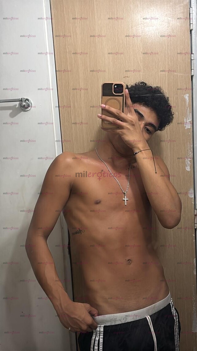 FOTOS DE JOVEN UNIVERSITARIO MASAJISTA NUEVO EN MEDELLÍN CON SITIO