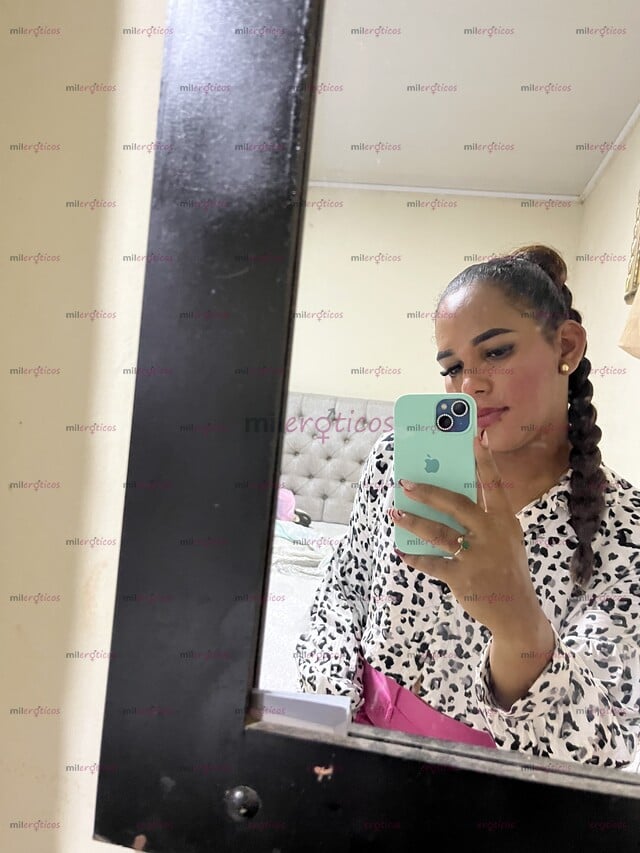FOTOS DE HOLA LLEGÓ LUISA CON UNA COLA SÚPER GRANDE UNIVERSITARIA