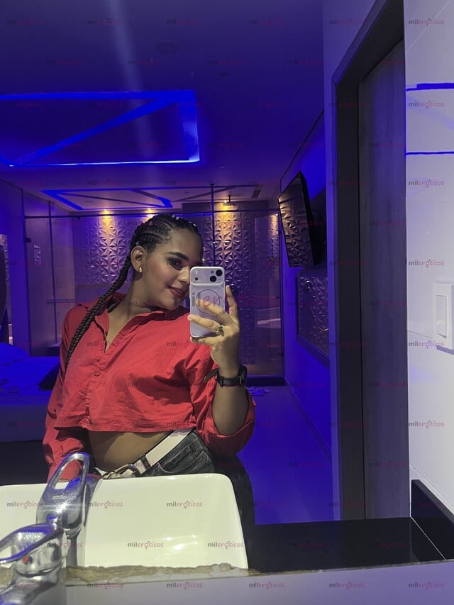 FOTOS DE HOLA LLEGÓ LUISA CON UNA COLA SÚPER GRANDE UNIVERSITARIA