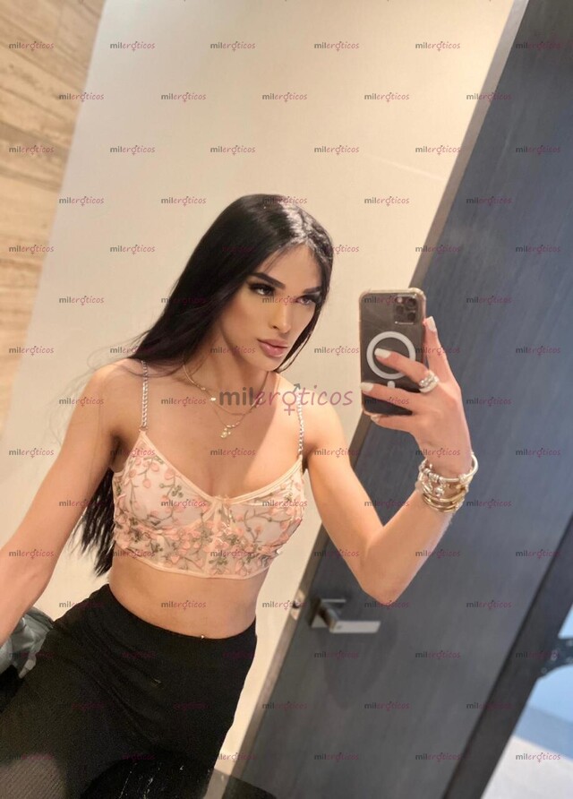 FOTOS DE ÚNICA Y ESENCIAL NENA TRANS CON UN CUERPO FINO Y UH DELICIOSO CARAMELO PARA TI