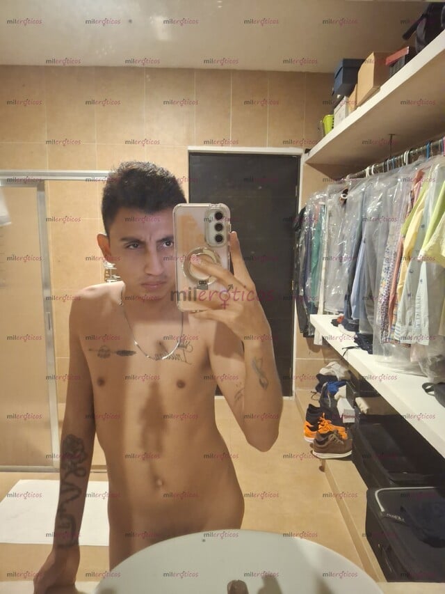 FOTOS DE NIÑO CALIENTE Y MUY SEXY PARA QUE LO COGES EN LA POCISION QUE DESEES