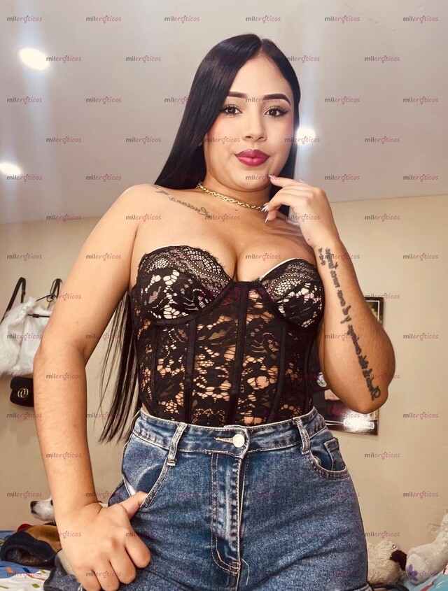 FOTOS DE LORE EN LA CEDE DE DANY PRESTANDO DIFERENTES SERVICIOS