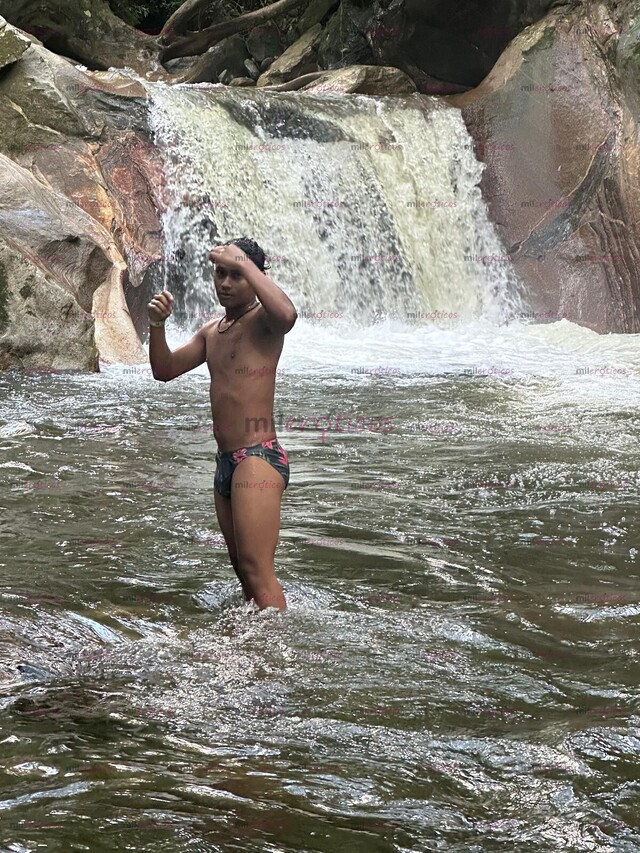 FOTOS DE ANDREW COSTEÑO JOVEN COMPLACIENTE BUENA VERGA Y CULO