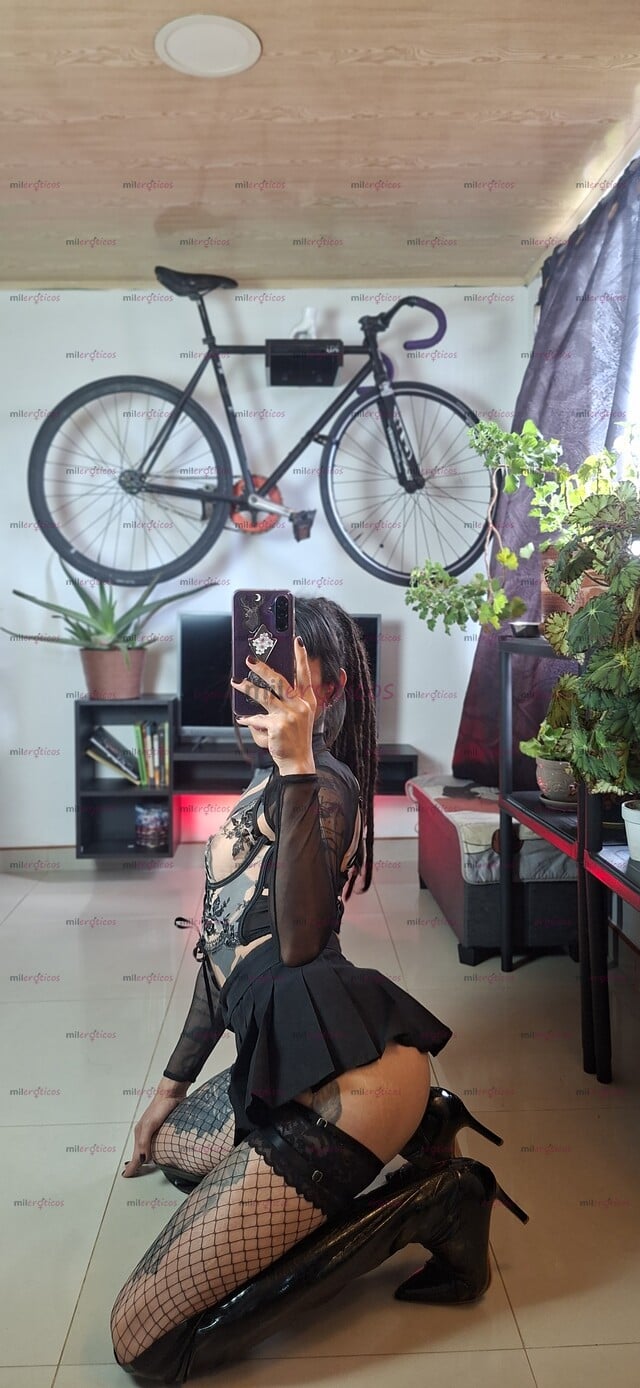 FOTOS DE TATUADA, ALTERNATIVA, Y COMPLACIENTE, DISFRUTA DE UNA NUEVA EXPERIENCIA.