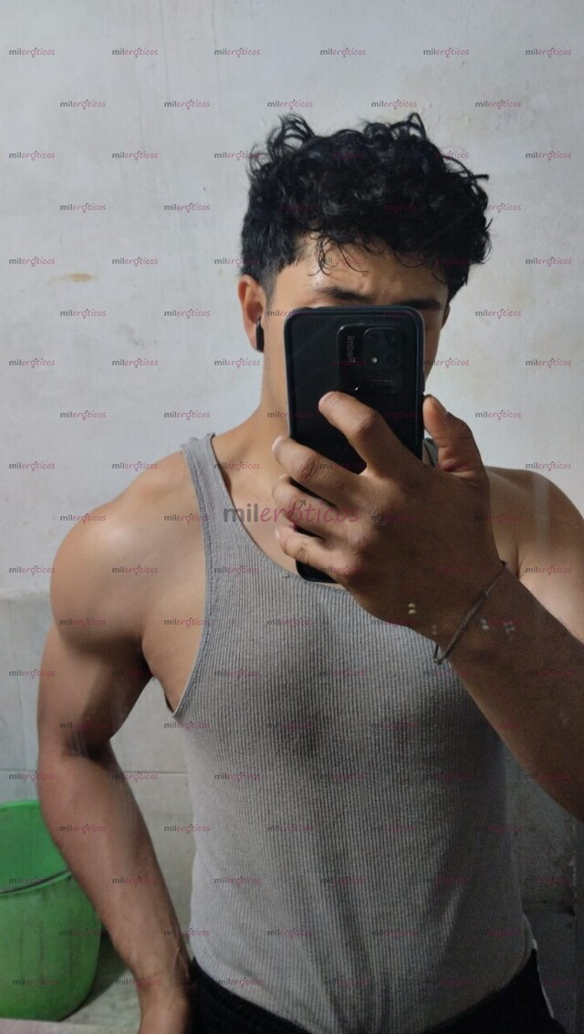 FOTOS DE JOVEN DE 20 AÑOS LISTO PARA OFRECER SUS SERVICIOS