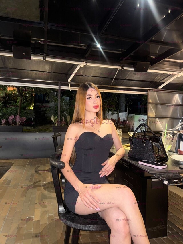 FOTOS DE SALOMÉ HERMOSA JOVEN DE 19 RUBIA CON CUERPO DE GIMNASIO