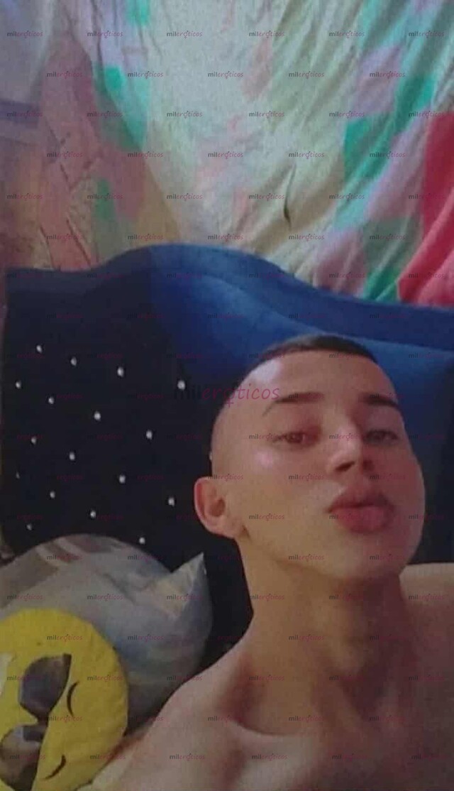 FOTOS DE JOVEN DISCRETO DOTADO Y MAMADOR DISPUESTO A COMPLACERTE