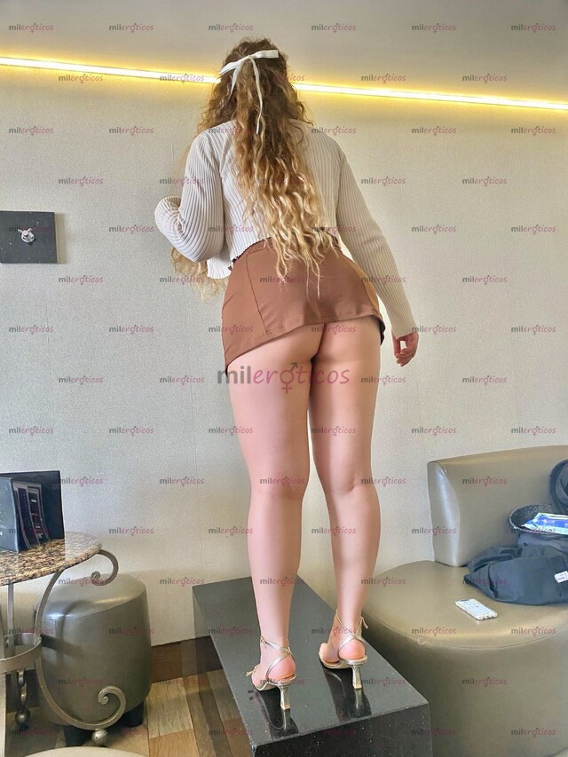 FOTOS DE HOLA MI NOMBRE ES RENATA UNA TAPATÍA QUE LLEGA A TÚ CIUDAD POR UN TIEMPO CORTO