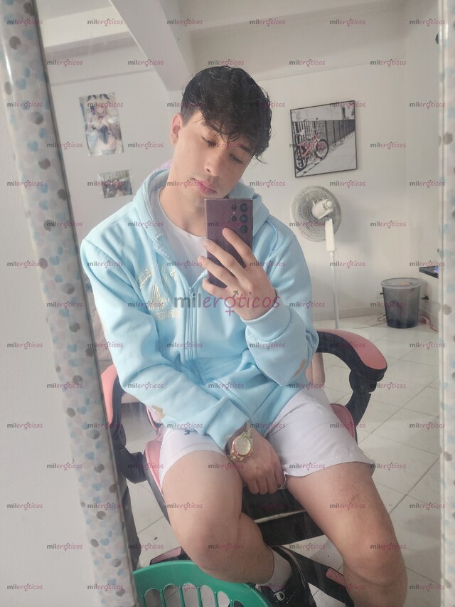 FOTOS DE DANIEL 20 AÑOS: CHICO BLANCO, ATLÉTICO, LECHERO, VERSÁTIL, MORBO Y PLACER