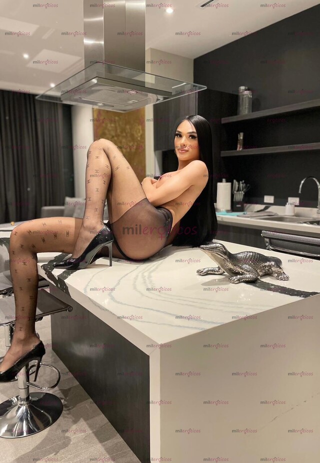 FOTOS DE ÚNICA Y ESENCIAL NENA TRANS CON UN CUERPO FINO Y UH DELICIOSO CARAMELO PARA TI