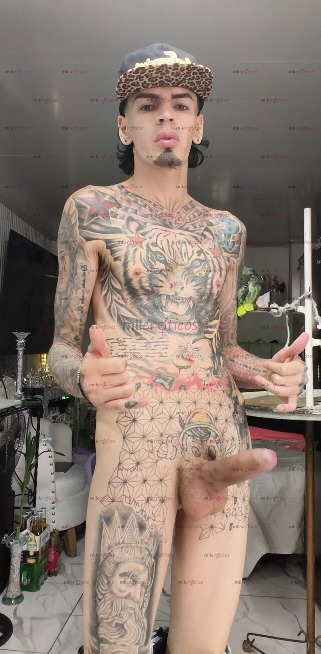 FOTOS DE FLACO BLANCO TATUADO ACTIVO VERGON CON SITIO