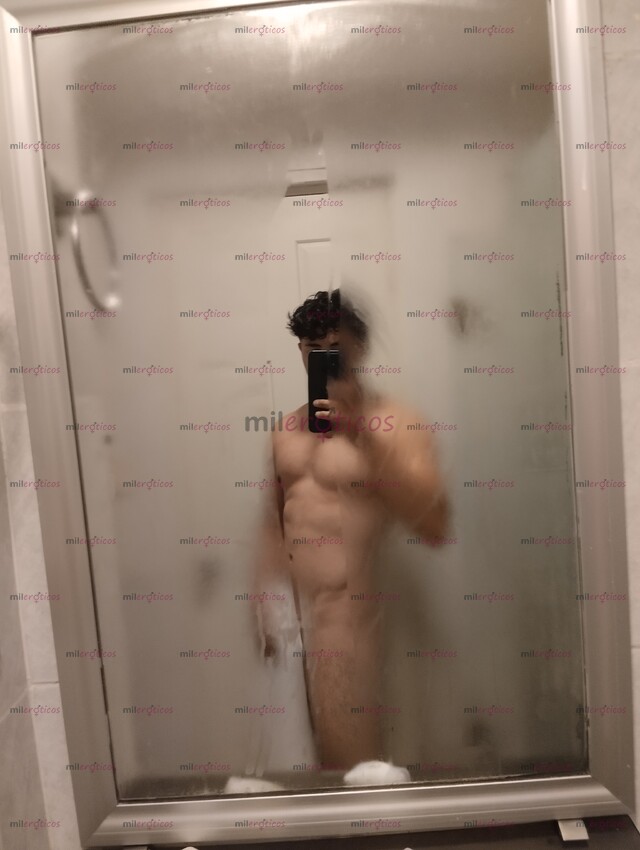 FOTOS DE JOVEN DE 20 AÑOS LISTO PARA OFRECER SUS SERVICIOS