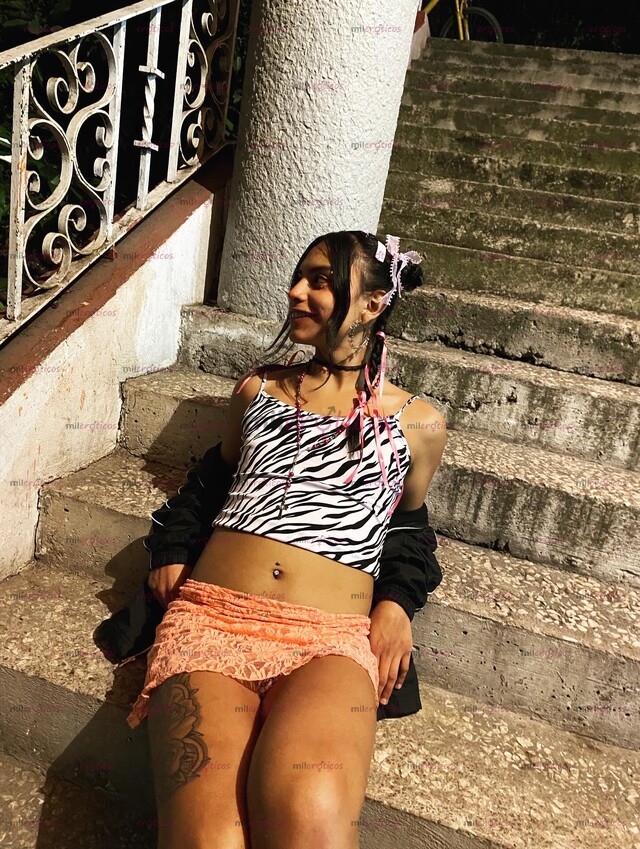 FOTOS DE MORENA DELGADA BONITA NATURAL CULONA Y MUY SENSUAL