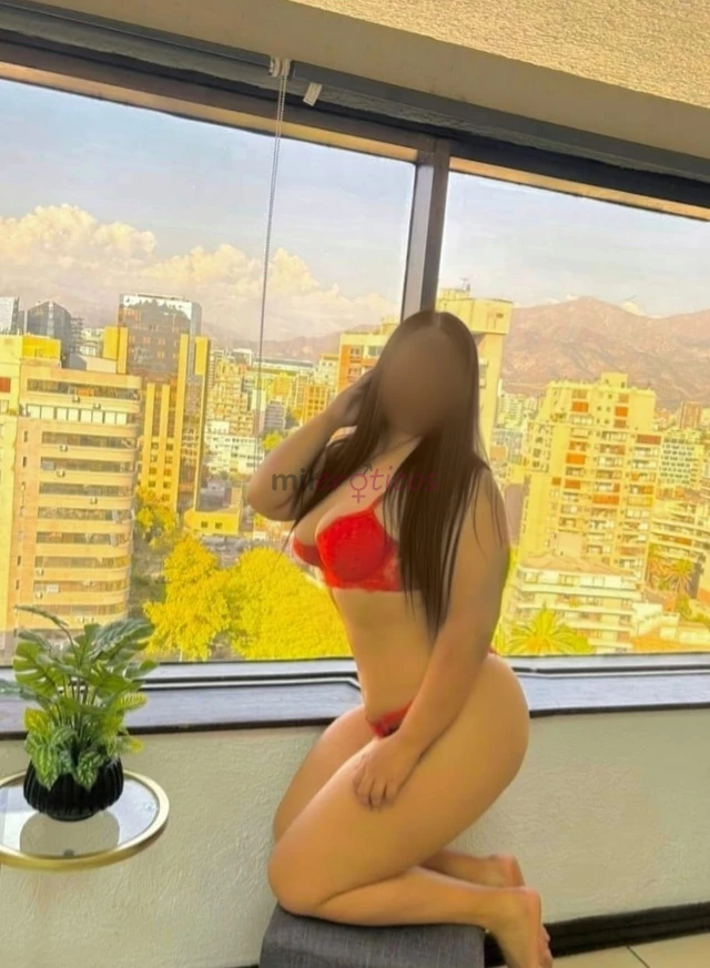 Hola soy mia quien te dara exquisitas y relajantes sesiones de masaje dentro de mi servicio incluyo masajes sensitivos soy muy profesional en lo que h...