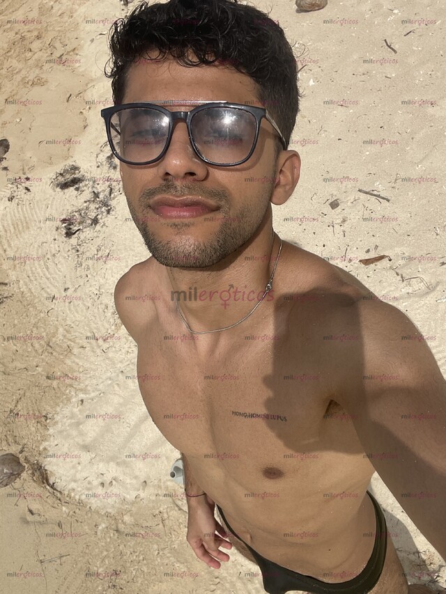 FOTOS DE JOVEN TRIGUEÑO ATLÉTICO DELGADO 1.75 CM