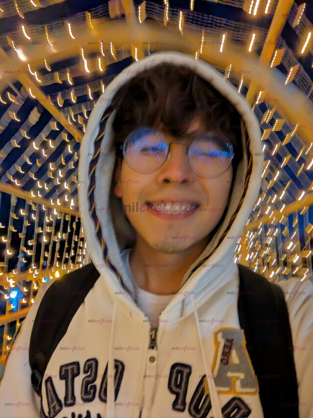 FOTOS DE SOY CORCHO UN UNIVERSITARIO MÁS, AMABLE Y ATENTO A TU SERVICIO