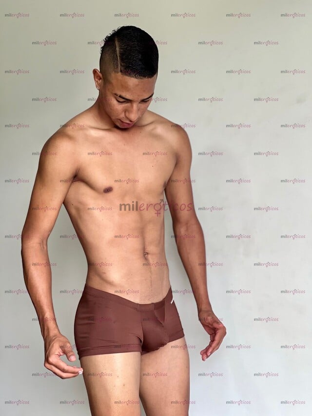 FOTOS DE CHICO JOVEN Y DISPUESTO A CUMPLIR TUS FANTASÍAS.. ESCRÍBEME.