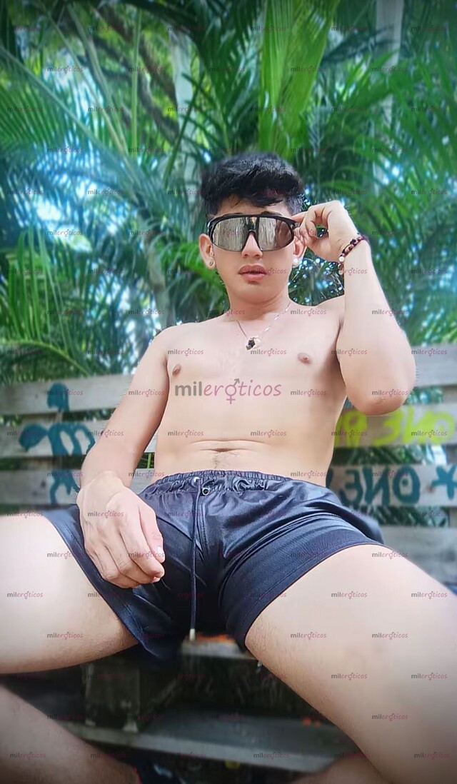 FOTOS DE ENGATIVÁ MASAJISTA VERGN 21 CM GRUESA CURVA Y LECHERA DISPONIBLE 24 7