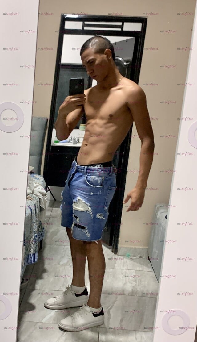 FOTOS DE CHICO JOVEN Y DISPUESTO A CUMPLIR TUS FANTASÍAS.. ESCRÍBEME.