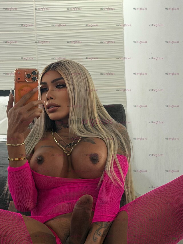 FOTOS DE KIARA , DELICIOSA MORENA CON 20 CM DE CARAMELO