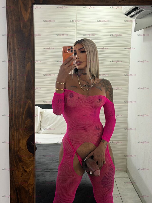 FOTOS DE KIARA , DELICIOSA MORENA CON 20 CM DE CARAMELO