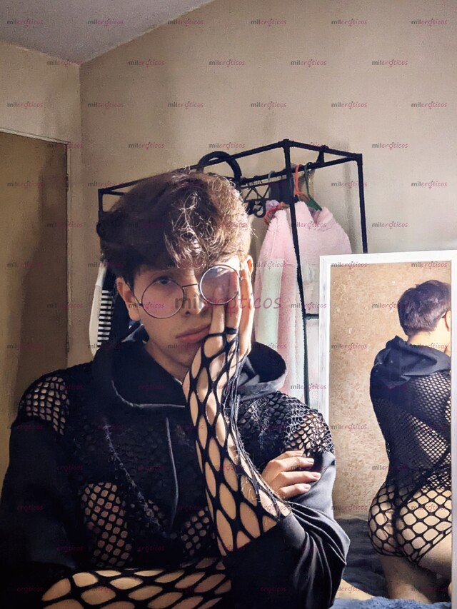 FOTOS DE CORCHO TWINK! TU SERVIDOR AMABLE Y ATENTO :3