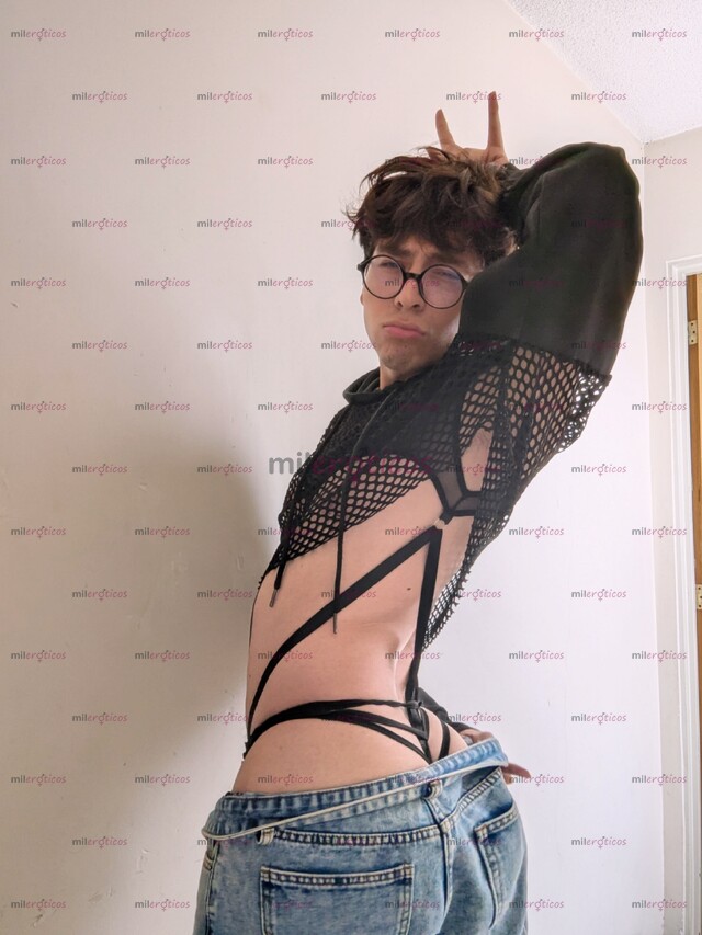 FOTOS DE CORCHO TWINK! TU SERVIDOR AMABLE Y ATENTO :3