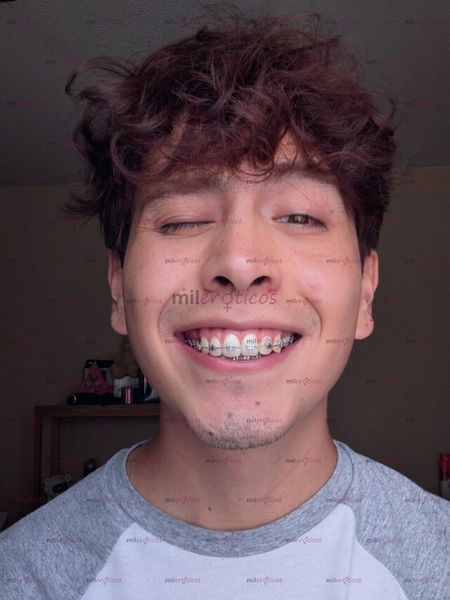 FOTOS DE CORCHO TWINK! TU SERVIDOR AMABLE Y ATENTO :3