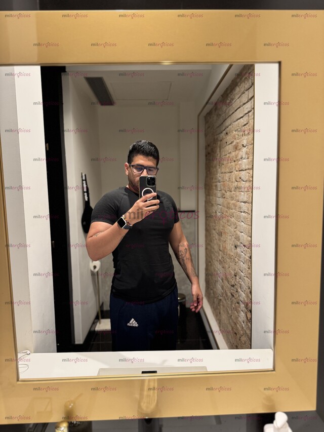 FOTOS DE CHICO AMABLE Y CARIÑOSO LLEGANDO A PV DISPUESTO