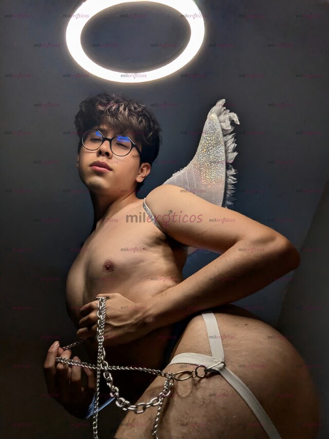 FOTOS DE CORCHO TWINK! TU SERVIDOR AMABLE Y ATENTO :3