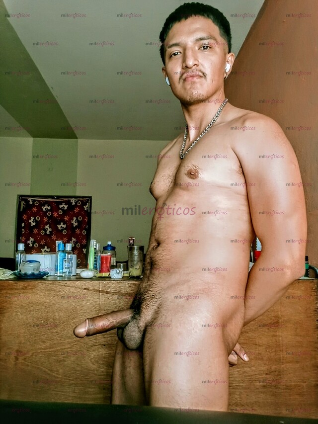 FOTOS DE NEZA ESCORT GAY ACTIVO CON CARAMELO DE 17 CMS, VERGOTA MORENA Y GRUESA.